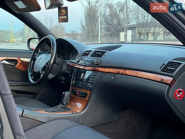 Сірий Мерседес Е-Клас, об'ємом двигуна 2.69 л та пробігом 325 тис. км за 5499 $, фото 21 на Automoto.ua