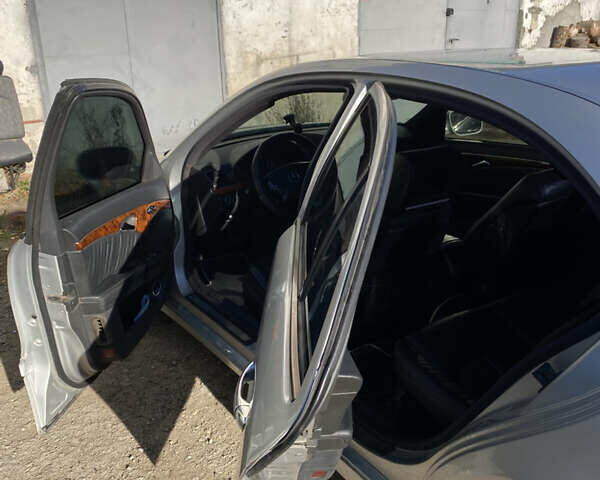 Мерседес Е-Клас 2002 у Тернополі на Automoto.ua Сірий Мерседес Е-Клас, об'ємом двигуна 2.6 л та пробігом 353 тис. км за 5450 $, фото 8 на Automoto.ua