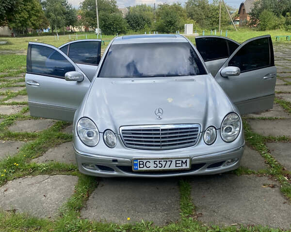 Сірий Мерседес Е-Клас, об'ємом двигуна 2.6 л та пробігом 444 тис. км за 4950 $, фото 22 на Automoto.ua