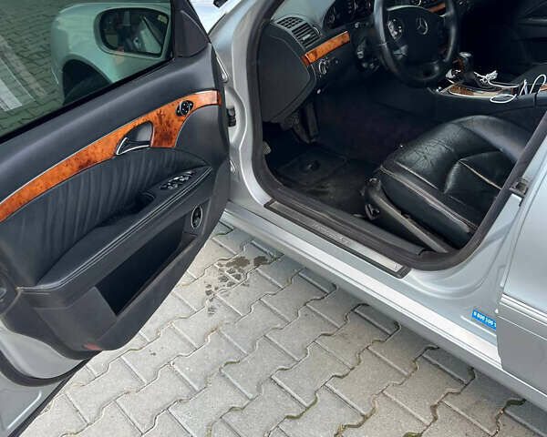Сірий Мерседес Е-Клас, об'ємом двигуна 2.8 л та пробігом 380 тис. км за 5900 $, фото 8 на Automoto.ua