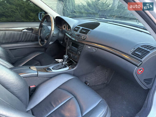 Серый Мерседес Е-Класс, объемом двигателя 5 л и пробегом 280 тыс. км за 6499 $, фото 16 на Automoto.ua