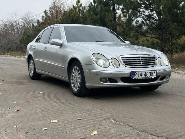 Серый Мерседес Е-Класс, объемом двигателя 2.7 л и пробегом 530 тыс. км за 3350 $, фото 2 на Automoto.ua