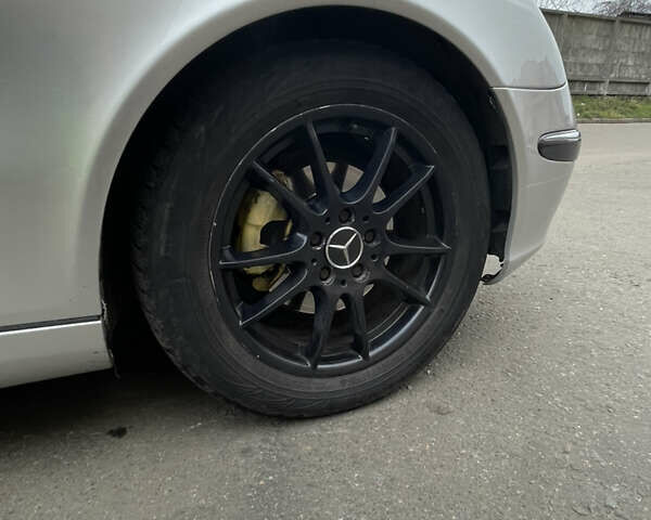 Сірий Мерседес Е-Клас, об'ємом двигуна 2.2 л та пробігом 428 тис. км за 4800 $, фото 16 на Automoto.ua