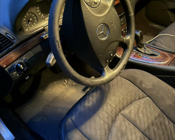 Серый Мерседес Е-Класс, объемом двигателя 2.2 л и пробегом 350 тыс. км за 5800 $, фото 4 на Automoto.ua