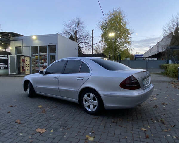 Сірий Мерседес Е-Клас, об'ємом двигуна 2.2 л та пробігом 351 тис. км за 5400 $, фото 3 на Automoto.ua