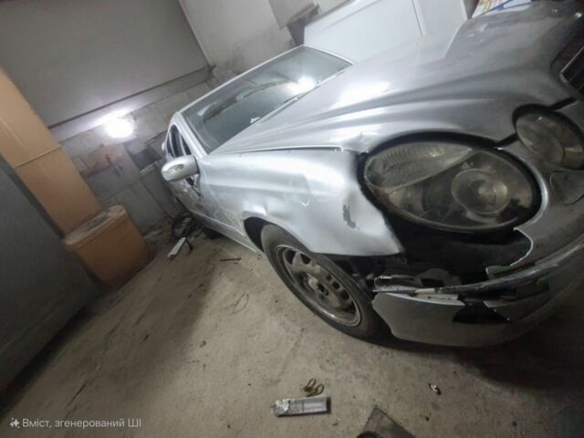 Мерседес Е-Клас 2002 у Чернівцях на Automoto.ua Сірий Мерседес Е-Клас, об'ємом двигуна 0 л та пробігом 280 тис. км за 4554 $, фото 1 на Automoto.ua