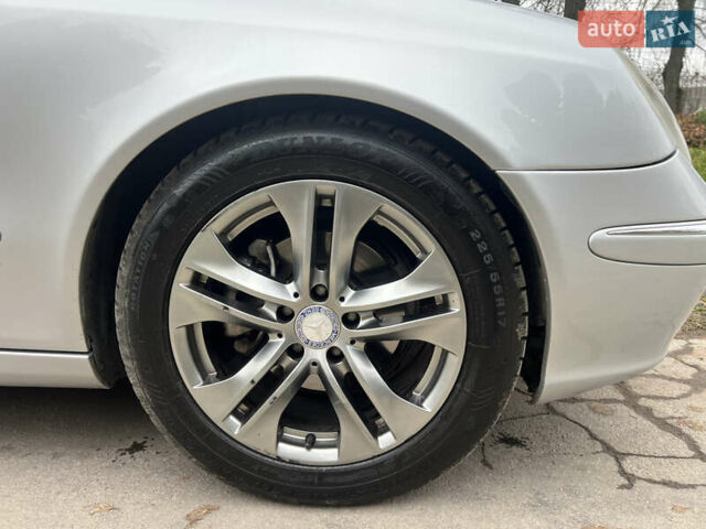 Сірий Мерседес Е-Клас, об'ємом двигуна 2.69 л та пробігом 315 тис. км за 5500 $, фото 56 на Automoto.ua