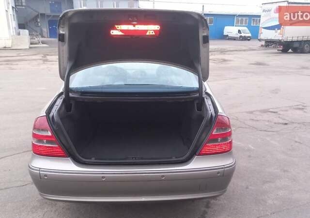 Сірий Мерседес Е-Клас, об'ємом двигуна 2.69 л та пробігом 274 тис. км за 7250 $, фото 8 на Automoto.ua