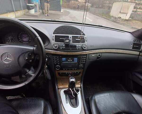 Сірий Мерседес Е-Клас, об'ємом двигуна 2.15 л та пробігом 302 тис. км за 7100 $, фото 9 на Automoto.ua