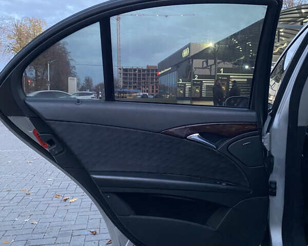 Сірий Мерседес Е-Клас, об'ємом двигуна 2.2 л та пробігом 351 тис. км за 5400 $, фото 19 на Automoto.ua