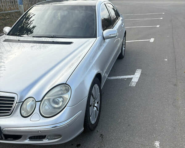 Сірий Мерседес Е-Клас, об'ємом двигуна 2.6 л та пробігом 330 тис. км за 6800 $, фото 2 на Automoto.ua