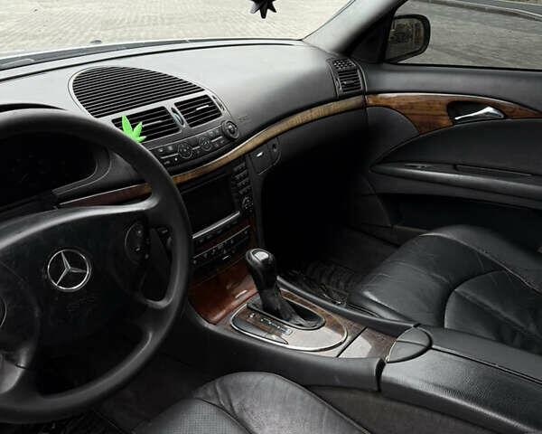 Серый Мерседес Е-Класс, объемом двигателя 2.15 л и пробегом 385 тыс. км за 6750 $, фото 15 на Automoto.ua