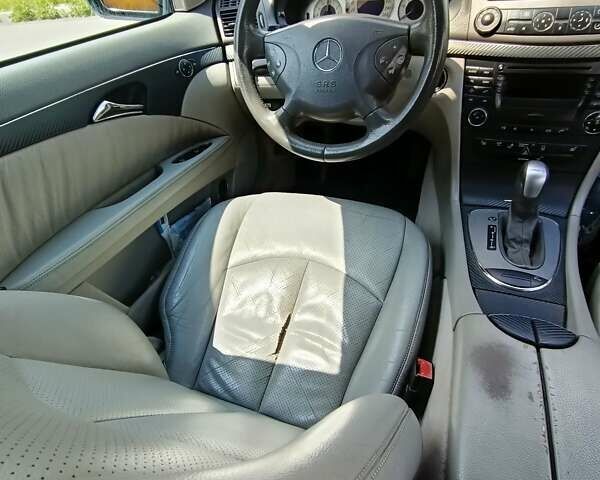 Сірий Мерседес Е-Клас, об'ємом двигуна 2.7 л та пробігом 310 тис. км за 6800 $, фото 6 на Automoto.ua