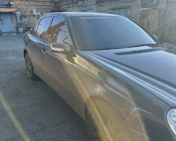 Серый Мерседес Е-Класс, объемом двигателя 2.6 л и пробегом 380 тыс. км за 5900 $, фото 10 на Automoto.ua