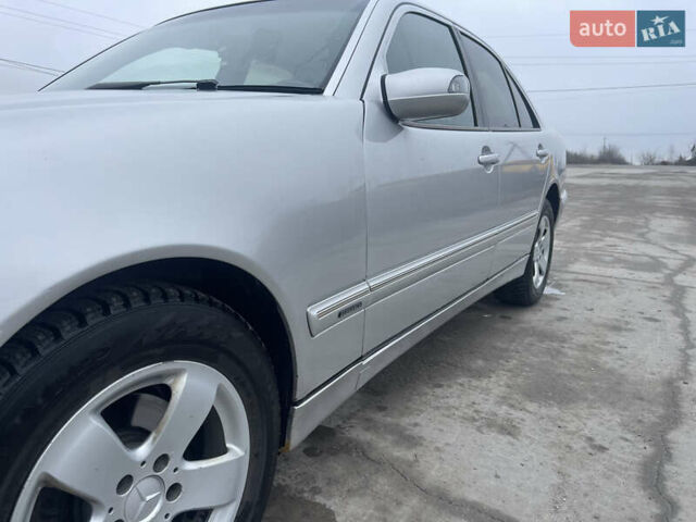 Серый Мерседес Е-Класс, объемом двигателя 3.23 л и пробегом 490 тыс. км за 4400 $, фото 12 на Automoto.ua