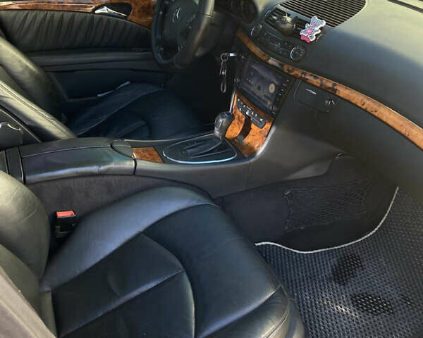 Мерседес Е-Клас 2002 у Тернополі на Automoto.ua Сірий Мерседес Е-Клас, об'ємом двигуна 2.6 л та пробігом 353 тис. км за 5450 $, фото 28 на Automoto.ua