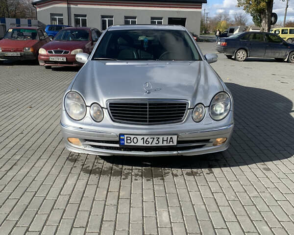 Серый Мерседес Е-Класс, объемом двигателя 2.4 л и пробегом 320 тыс. км за 5300 $, фото 3 на Automoto.ua