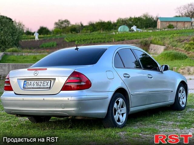 Серый Мерседес Е-Класс, объемом двигателя 2.8 л и пробегом 400 тыс. км за 5999 $, фото 2 на Automoto.ua