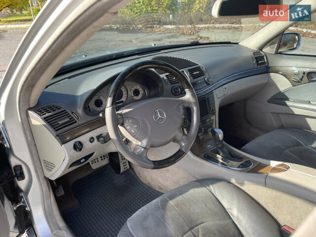 Мерседес Е-Клас 2002 у Золотоноше на Automoto.ua Сірий Мерседес Е-Клас, об'ємом двигуна 4.97 л та пробігом 300 тис. км за 4100 $, фото 8 на Automoto.ua