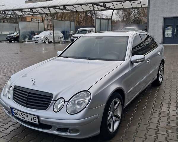 Сірий Мерседес Е-Клас, об'ємом двигуна 2.15 л та пробігом 302 тис. км за 7100 $, фото 1 на Automoto.ua