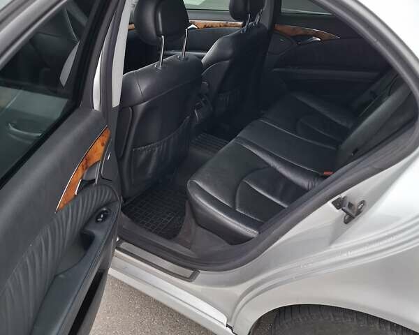 Серый Мерседес Е-Класс, объемом двигателя 2.69 л и пробегом 405 тыс. км за 6500 $, фото 4 на Automoto.ua