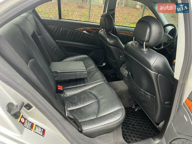 Сірий Мерседес Е-Клас, об'ємом двигуна 2.69 л та пробігом 315 тис. км за 5500 $, фото 49 на Automoto.ua