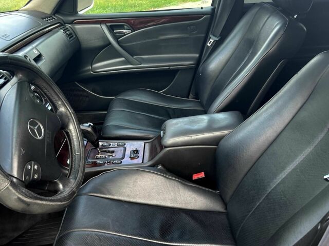 Серый Мерседес Е-Класс, объемом двигателя 2.2 л и пробегом 300 тыс. км за 4600 $, фото 10 на Automoto.ua