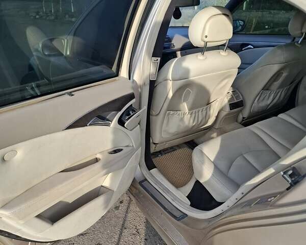 Серый Мерседес Е-Класс, объемом двигателя 2.69 л и пробегом 266 тыс. км за 7500 $, фото 10 на Automoto.ua