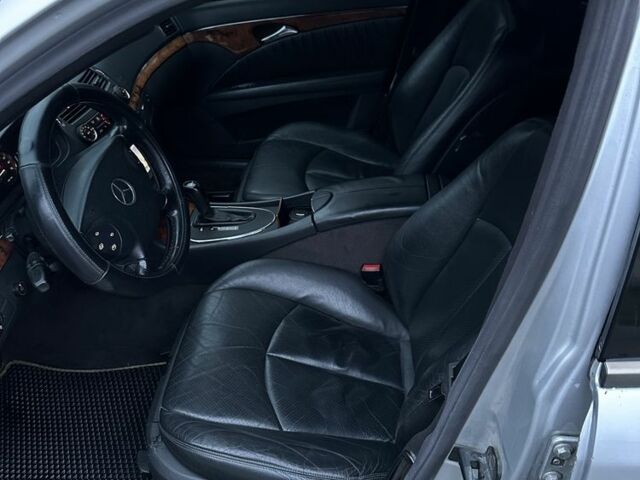 Серый Мерседес Е-Класс, объемом двигателя 2.6 л и пробегом 354 тыс. км за 4999 $, фото 14 на Automoto.ua