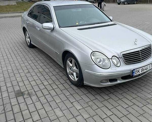 Серый Мерседес Е-Класс, объемом двигателя 2.1 л и пробегом 330 тыс. км за 6200 $, фото 14 на Automoto.ua