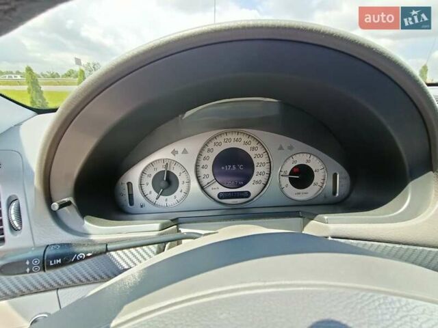 Сірий Мерседес Е-Клас, об'ємом двигуна 2.7 л та пробігом 310 тис. км за 6800 $, фото 13 на Automoto.ua