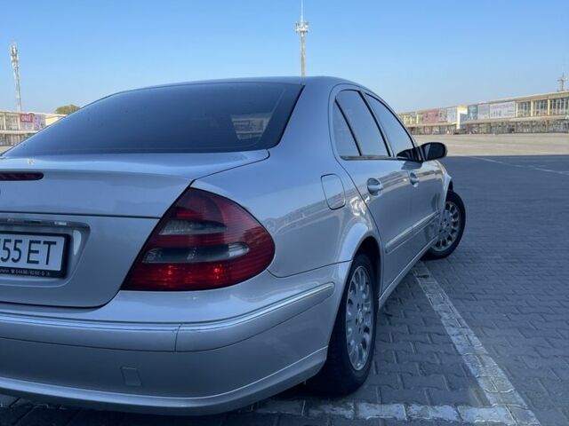 Сірий Мерседес Е-Клас, об'ємом двигуна 2.1 л та пробігом 340 тис. км за 6500 $, фото 9 на Automoto.ua