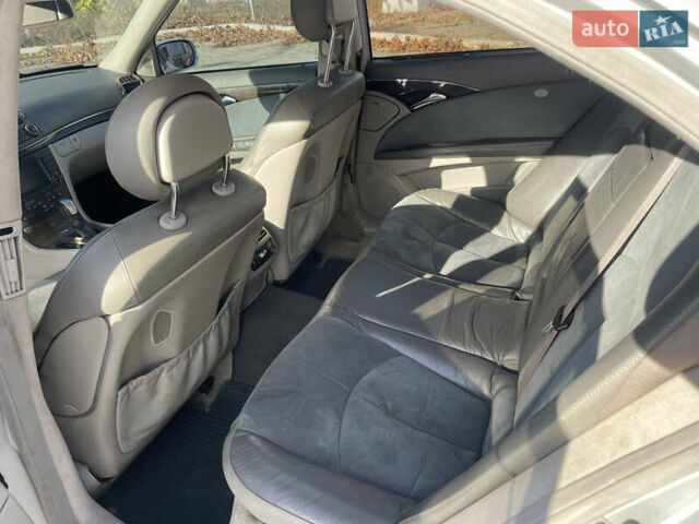 Мерседес Е-Клас 2002 у Золотоноше на Automoto.ua Сірий Мерседес Е-Клас, об'ємом двигуна 4.97 л та пробігом 300 тис. км за 4100 $, фото 10 на Automoto.ua