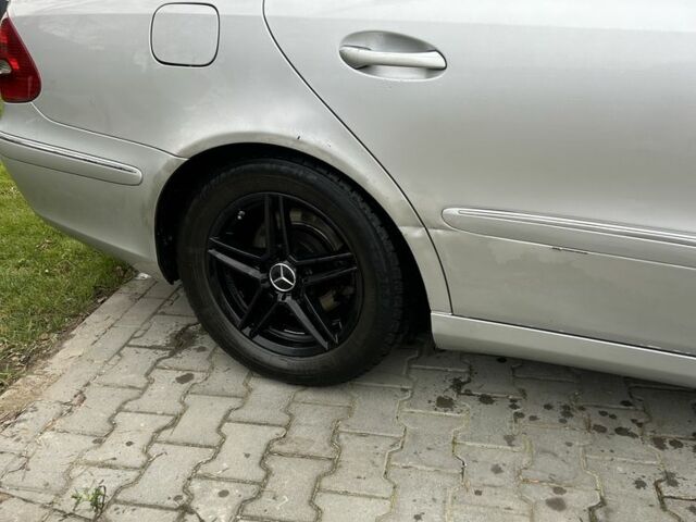 Серый Мерседес Е-Класс, объемом двигателя 2.1 л и пробегом 326 тыс. км за 7000 $, фото 3 на Automoto.ua