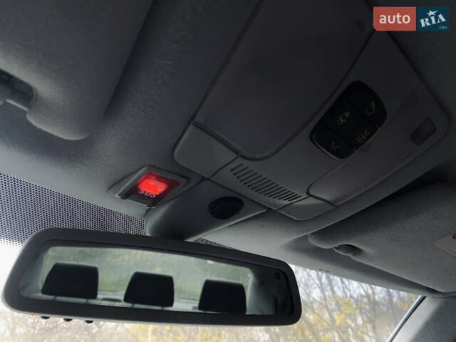 Серый Мерседес Е-Класс, объемом двигателя 3.2 л и пробегом 490 тыс. км за 4099 $, фото 16 на Automoto.ua