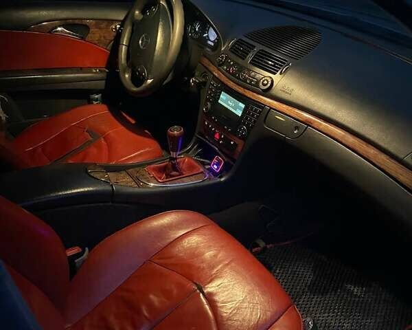 Сірий Мерседес Е-Клас, об'ємом двигуна 2.2 л та пробігом 421 тис. км за 4499 $, фото 5 на Automoto.ua