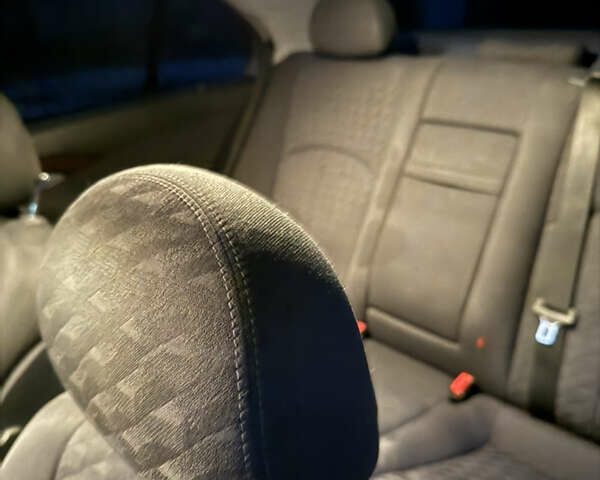 Серый Мерседес Е-Класс, объемом двигателя 2.2 л и пробегом 350 тыс. км за 5800 $, фото 6 на Automoto.ua