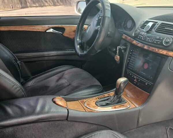 Сірий Мерседес Е-Клас, об'ємом двигуна 2.69 л та пробігом 350 тис. км за 7500 $, фото 12 на Automoto.ua