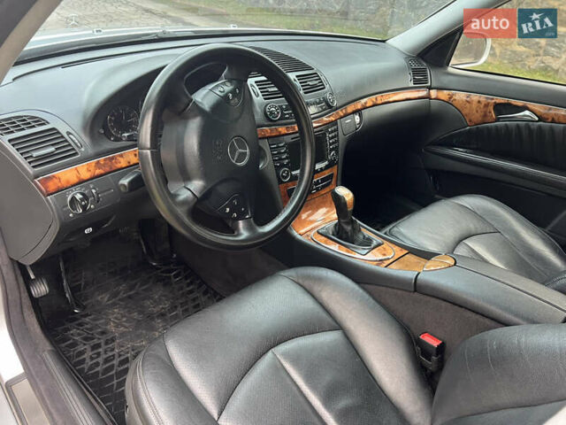Сірий Мерседес Е-Клас, об'ємом двигуна 2.69 л та пробігом 315 тис. км за 5500 $, фото 31 на Automoto.ua