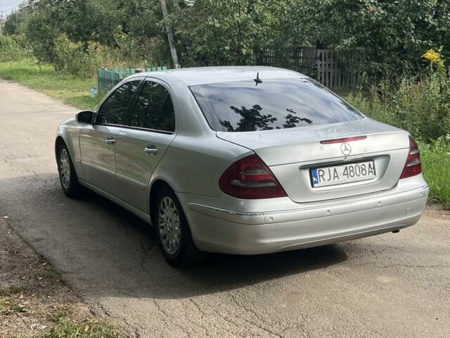 Серый Мерседес Е-Класс, объемом двигателя 2.7 л и пробегом 300 тыс. км за 3504 $, фото 4 на Automoto.ua
