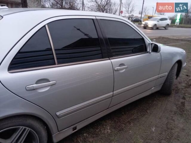 Сірий Мерседес Е-Клас, об'ємом двигуна 4.3 л та пробігом 400 тис. км за 4800 $, фото 1 на Automoto.ua