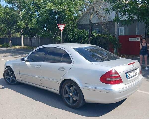 Сірий Мерседес Е-Клас, об'ємом двигуна 2.69 л та пробігом 350 тис. км за 7500 $, фото 3 на Automoto.ua