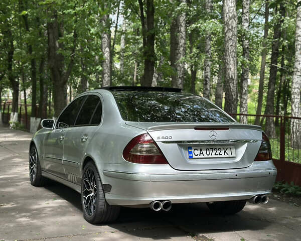Сірий Мерседес Е-Клас, об'ємом двигуна 5 л та пробігом 400 тис. км за 6900 $, фото 3 на Automoto.ua