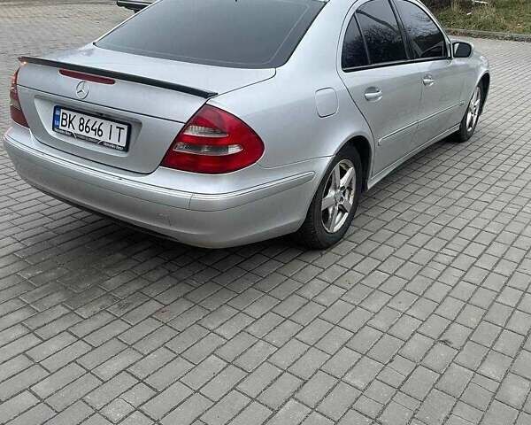 Серый Мерседес Е-Класс, объемом двигателя 2.1 л и пробегом 330 тыс. км за 6200 $, фото 13 на Automoto.ua