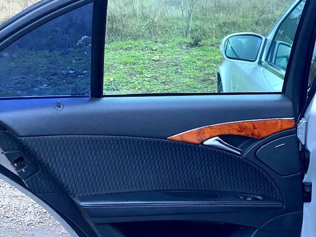 Сірий Мерседес Е-Клас, об'ємом двигуна 2.7 л та пробігом 460 тис. км за 5700 $, фото 12 на Automoto.ua