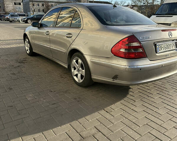 Серый Мерседес Е-Класс, объемом двигателя 2.69 л и пробегом 270 тыс. км за 6300 $, фото 3 на Automoto.ua