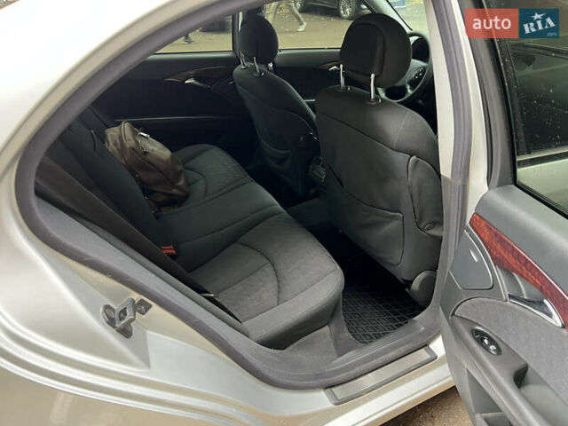 Серый Мерседес Е-Класс, объемом двигателя 2.15 л и пробегом 320 тыс. км за 4999 $, фото 23 на Automoto.ua