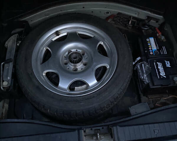 Сірий Мерседес Е-Клас, об'ємом двигуна 2.2 л та пробігом 351 тис. км за 5400 $, фото 24 на Automoto.ua