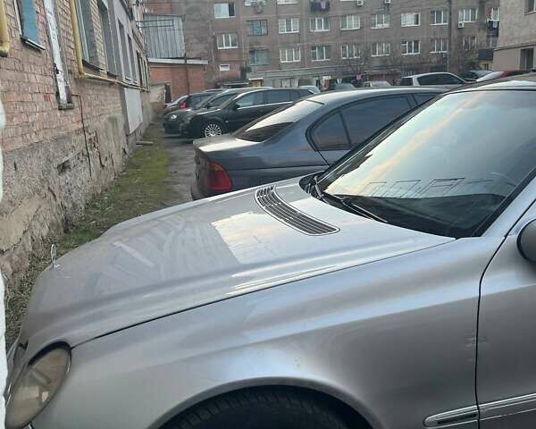 Сірий Мерседес Е-Клас, об'ємом двигуна 2.1 л та пробігом 250 тис. км за 5700 $, фото 6 на Automoto.ua