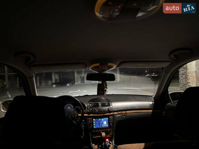 Серый Мерседес Е-Класс, объемом двигателя 2.2 л и пробегом 340 тыс. км за 6300 $, фото 12 на Automoto.ua